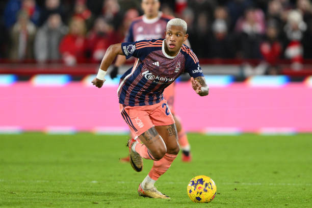 他是現代足 他是現代足