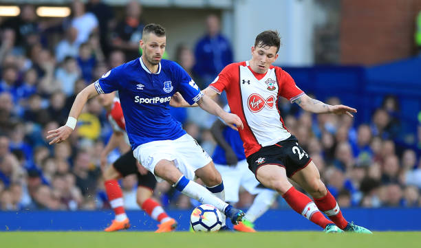 在比赛的初 在比赛的初